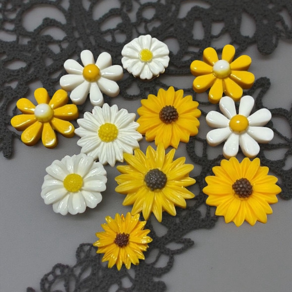 Free w/ $20 Purchase / Daisy & Sunflower Crocs Jibbits Lot#4